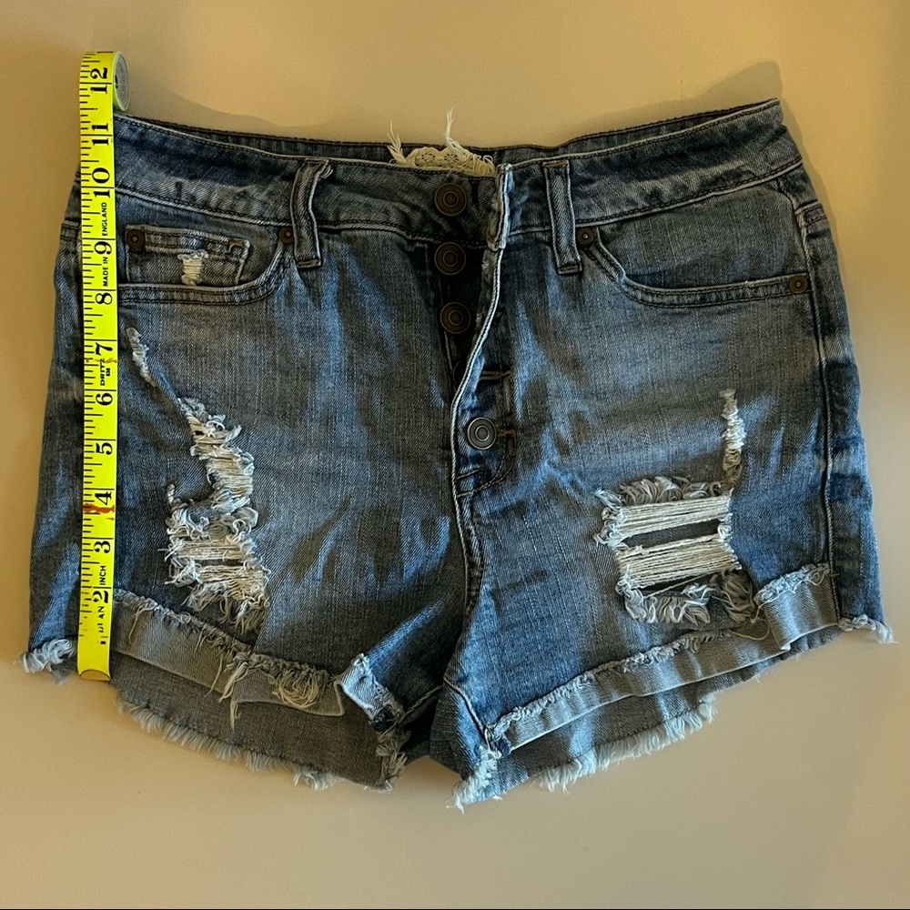 Cute Altar’d State Jean Shorts💙LIKE NEW💙